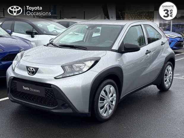 Gris Utilisé 2023 Toyota Aygo Active Citadine | 13 480 € (Prix juste) - Image 1/4