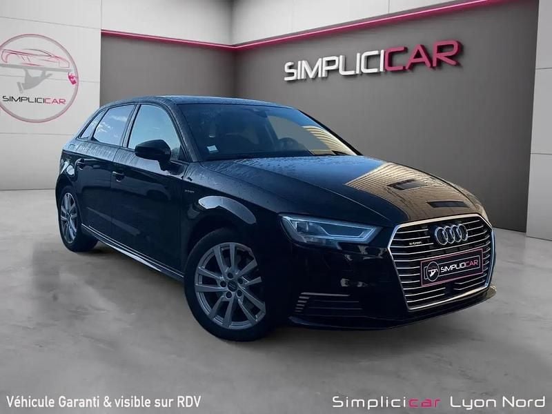 Noir Utilisé 2017 Audi A3 e-tron Design Citadine | 18 980 € (Prix juste) - Image 1/4