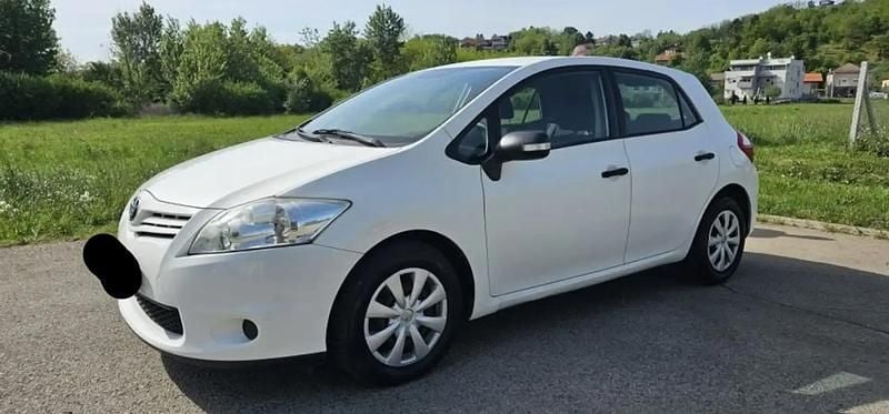Utilisé 2007 Toyota Auris Terra Berline | 3 659 € - Image 1/4