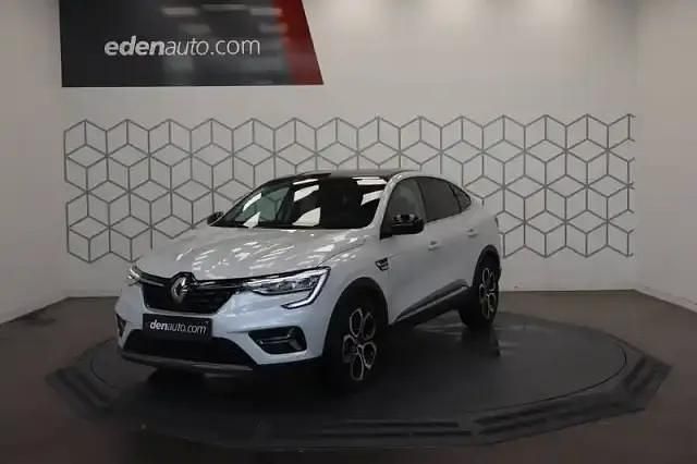 Blanc univers Utilisé 2021 Renault Arkana SUV | 19 890 € (Super prix) - Image 1/4