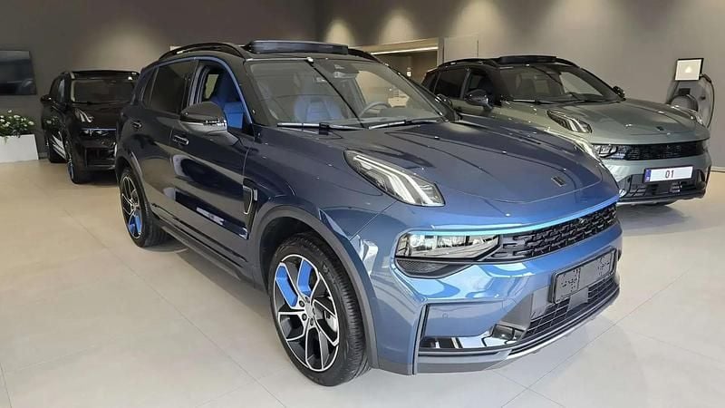 Bleu Nouvelle 2025 Lynk & Co 01 SUV | 32 900 € (Prix cher) - Image 1/4