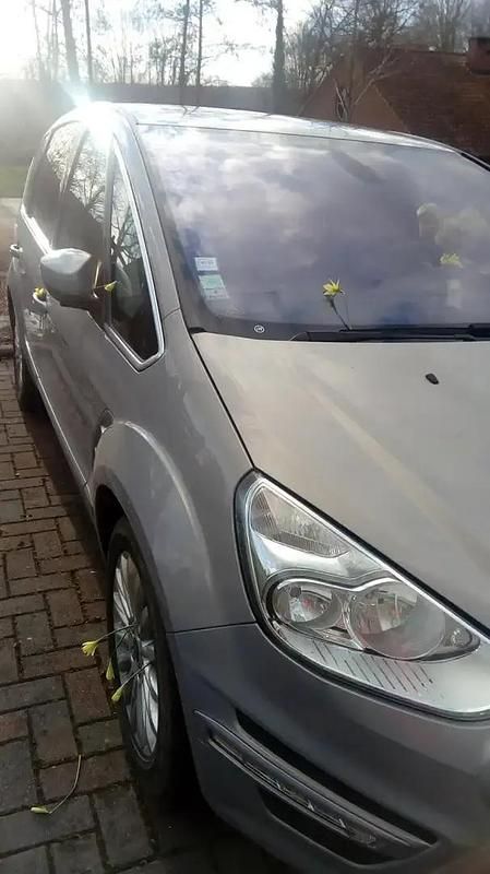 Image 2/4