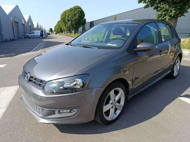 Gris Utilisé 2010 VW Polo Comfortline Berline | 6 900 € (Bon prix) - Image 1/4