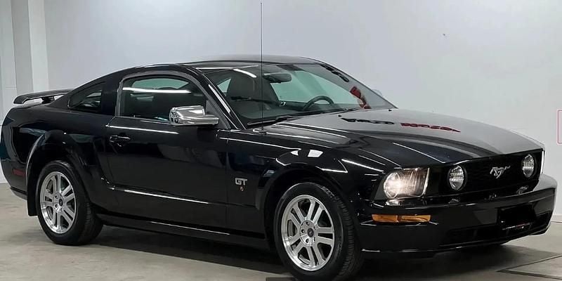 Noir Utilisé 2005 Ford Mustang GT Cabriolet | 17 900 € - Image 1/4