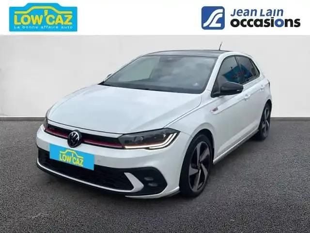 Blanc pur toit noir uni Occasion 2022 VW Polo S Berline | 26 490 € (Prix juste) - Image 1/4