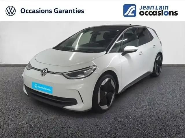 Blanc glacier / toit noir Occasion 2025 VW ID.3 Pro Citadine | 32 390 € (Bon prix) - Image 1/4