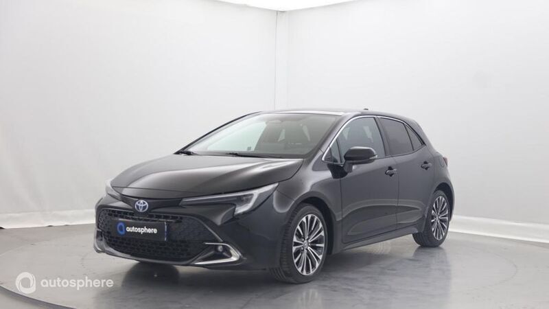 Blanc Utilisé 2024 Toyota Corolla Design Berline | 27 999 € (Prix juste) - Image 1/4