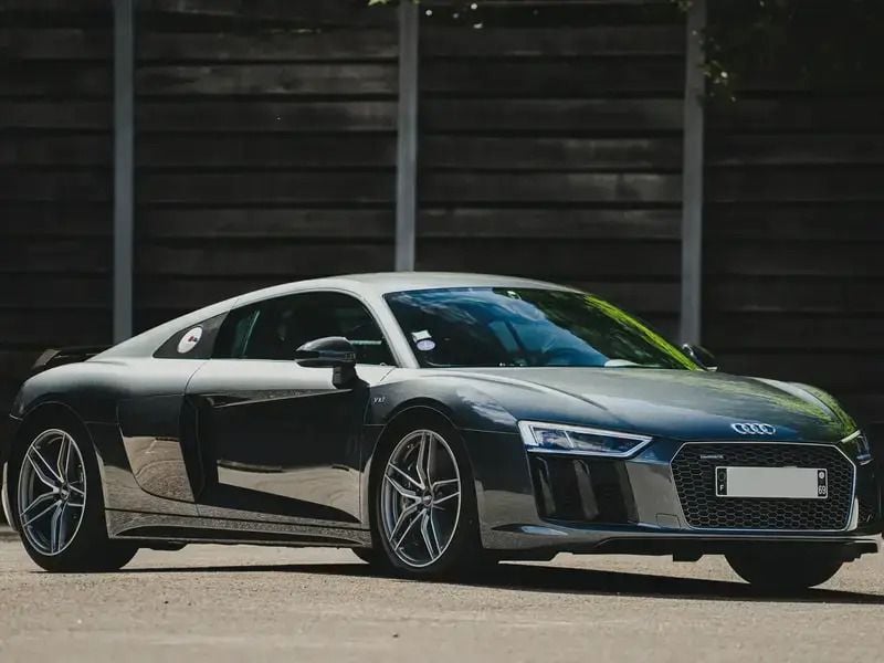 Gris Utilisé 2016 Audi R8 Coupé Coupé | 136 990 € (Prix juste) - Image 1/4