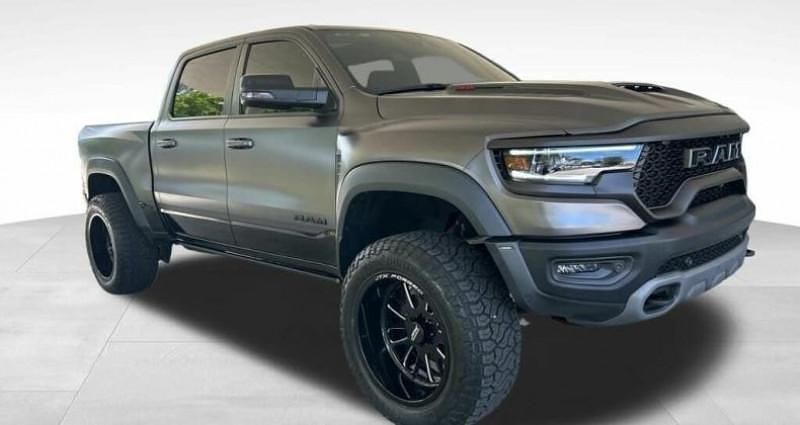 Noir Utilisé 2021 Dodge Ram Pick-up | 101 126 € (Prix juste) - Image 1/4