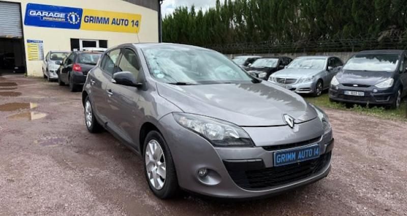 Gris Utilisé 2012 Renault Mégane III Expression Berline | 5 490 € (Prix juste) - Image 1/4