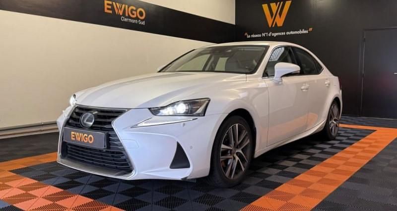 Blanc Utilisé 2018 Lexus IS300h Business Edition Berline | 20 990 € - Image 1/4