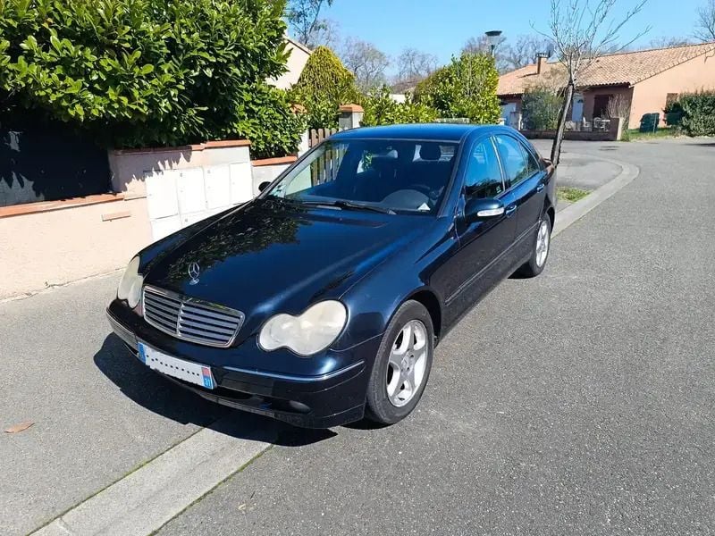 Noir Utilisé 2001 Mercedes C200 Elegance Berline | 2 999 € - Image 1/4