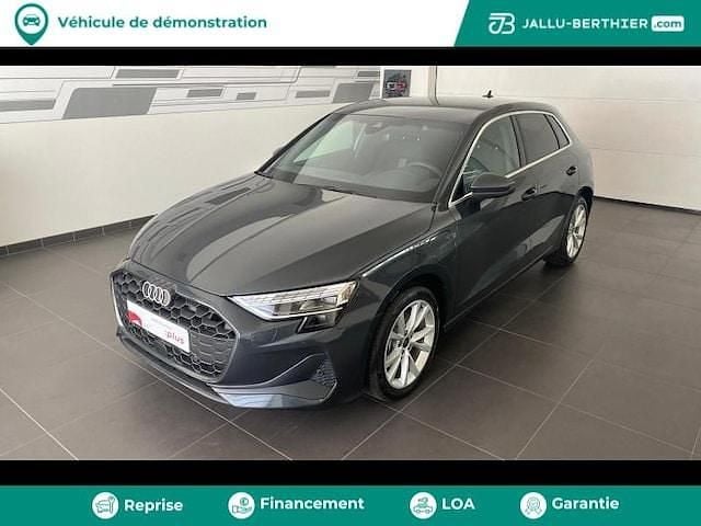 Gris manhattan métallisé Nouvelle 2025 Audi A3 Sportback e-tron Design Citadine | 45 690 € (Prix juste) - Image 1/4