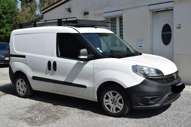 Blanc Occasion 2017 Fiat Doblò S Monospace | 7 150 € - Image 1/4
