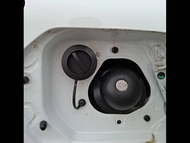 Image 3/4