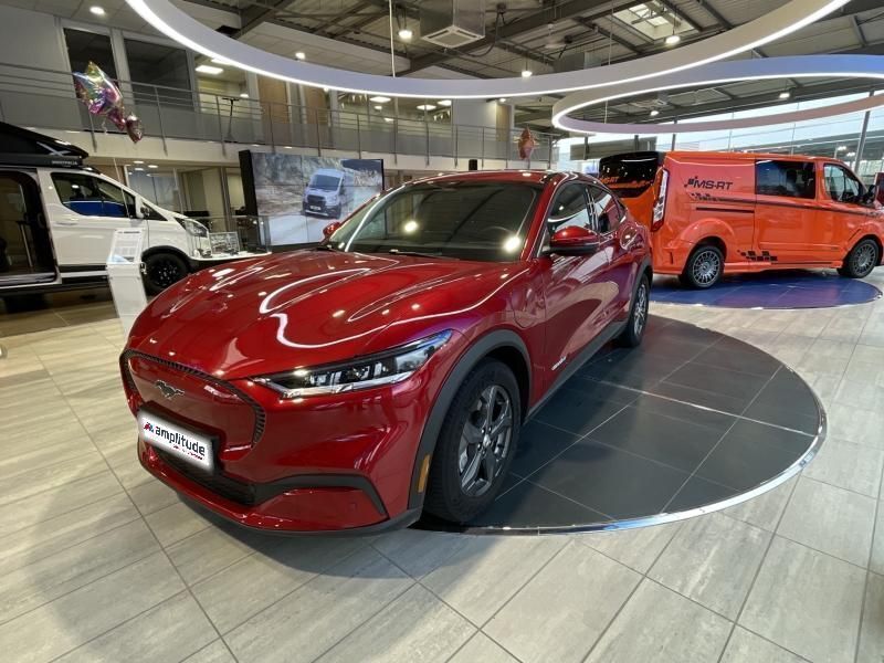 Rouge lucid métallisée premium Utilisé 2022 Ford Mustang Mach-E Extended Range SUV | 36 900 € (Bon prix) - Image 1/4