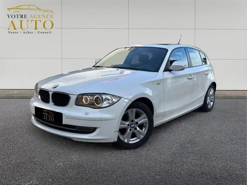 Blanc Utilisé 2011 BMW 118 Sport Line Citadine | 11 890 € - Image 1/4