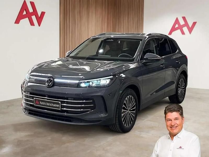 Gris Occasion 2025 VW Tiguan Elegance SUV | 38 990 € (Prix juste) - Image 1/4
