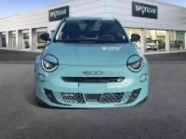 Nouvelle Fiat 600 2025 Vert sky métallisé SUV