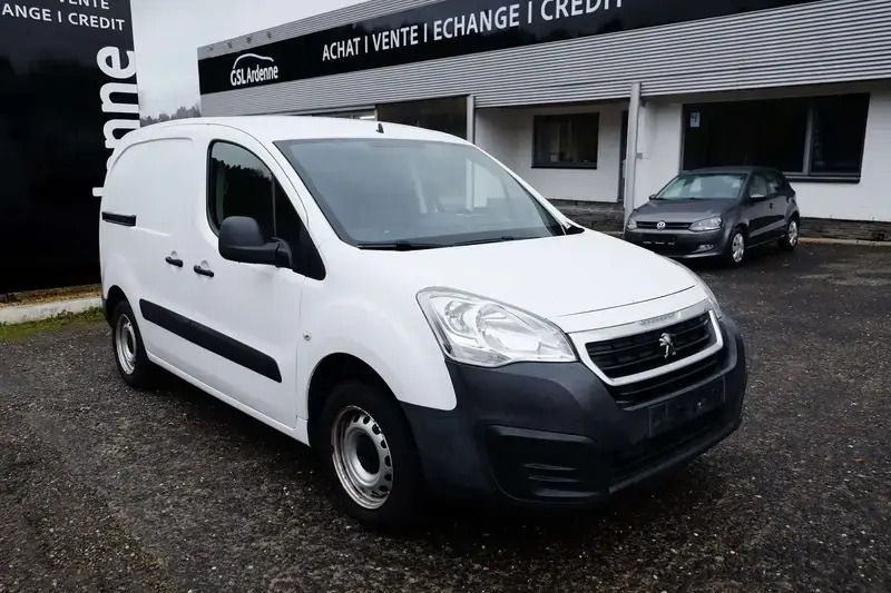 Blanc Utilisé 2016 Peugeot Partner Monospace | 10 990 € (Prix cher) - Image 1/4