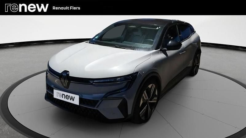 Gris Utilisé 2022 Renault Mégane Iconic Berline | 23 970 € (Bon prix) - Image 1/4