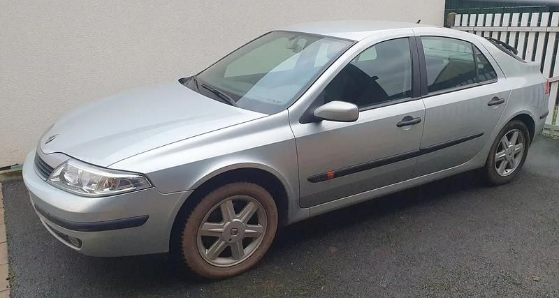 Gris Occasion 2002 Renault Laguna II Authentique Berline | 1 000 € - Image 1/4