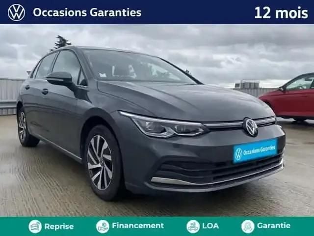 Gris dauphin métallisée Utilisé 2022 VW Golf VIII Style Berline | 25 990 € (Prix juste) - Image 1/4