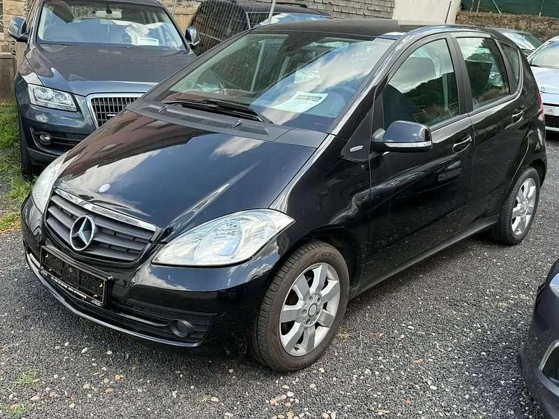 Noir Occasion 2010 Mercedes A160 Classic Berline | 3 399 € (Bon prix) - Image 1/4