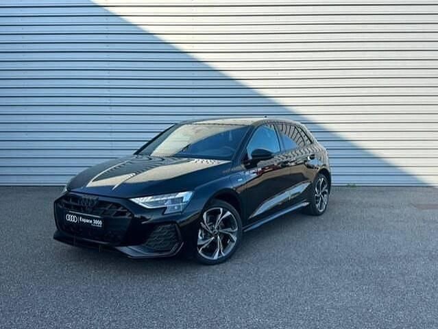 Noir mythe métallisé Utilisé 2026 Audi A3 Sportback e-tron S-Line Citadine | 48 990 € - Image 1/4