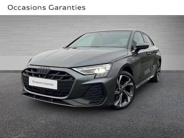 Gris daytona nacré Nouvelle 2026 Audi A3 Sportback e-tron S-Line Citadine | 49 990 € (Prix juste) - Image 1/4