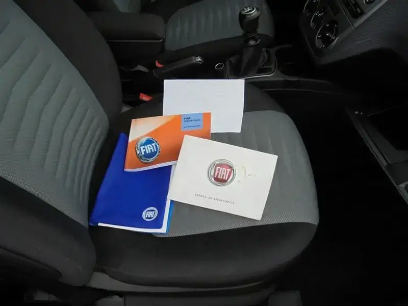 Gris Utilisé 2009 Fiat Grande Punto Emotion Citadine | 655 € - Image 1/4
