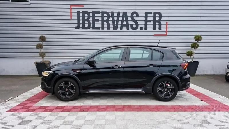Noir Occasion 2021 Fiat Tipo Cross Berline | 13 999 € (Prix juste) - Image 1/4