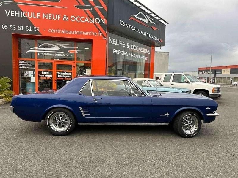 Occasion Ford V8 201 ch (147 kW) 1966 Bleu Coupé