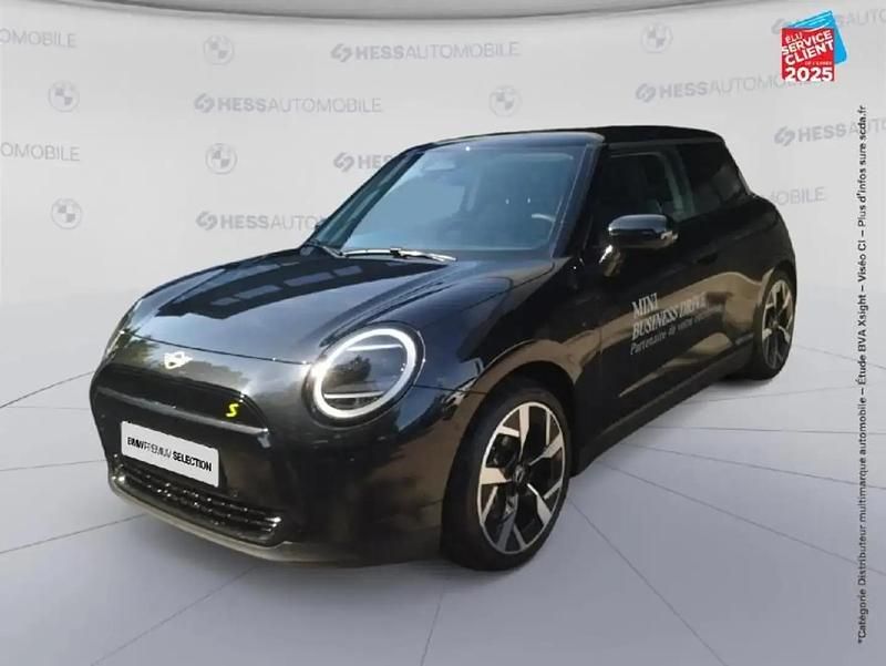 Noir Utilisé 2024 Mini Cooper SE Classic Citadine | 38 790 € - Image 1/4