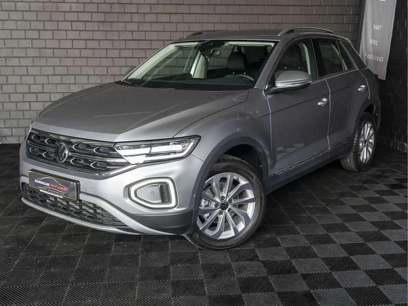 Gris Utilisé 2024 VW T-Roc Style SUV | 31 784 € (Prix juste) - Image 1/4