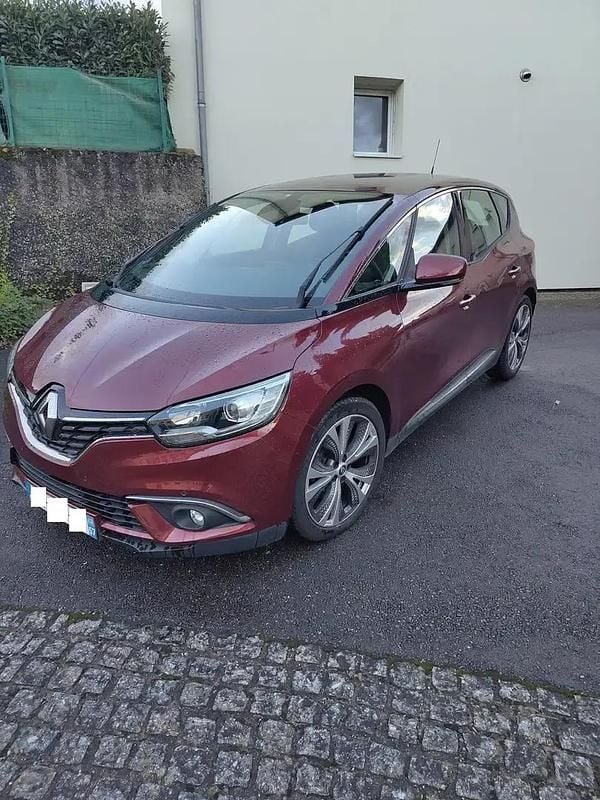 Rouge Utilisé 2017 Renault Scénic IV Monospace | 10 900 € (Bon prix) - Image 1/4