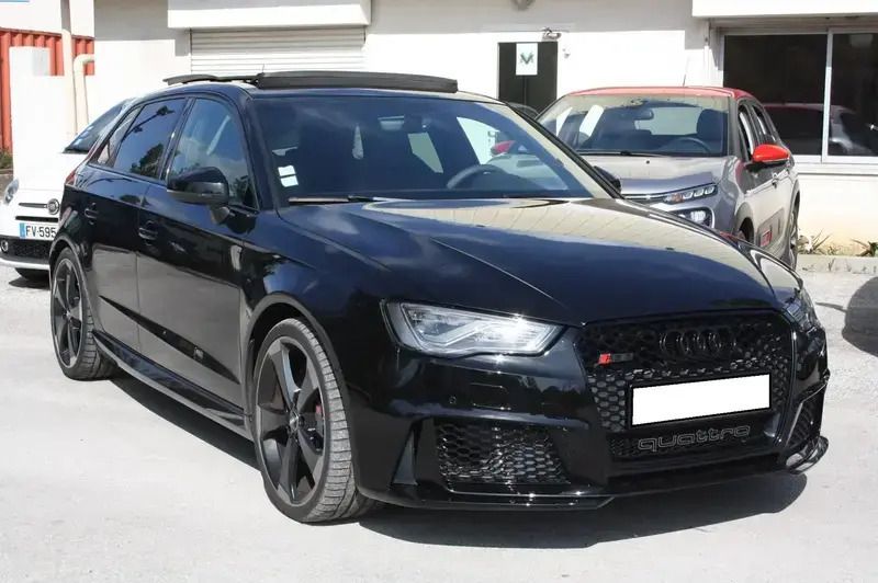 Noir Utilisé 2015 Audi RS3 Sportback Citadine | 39 990 € (Prix juste) - Image 1/4