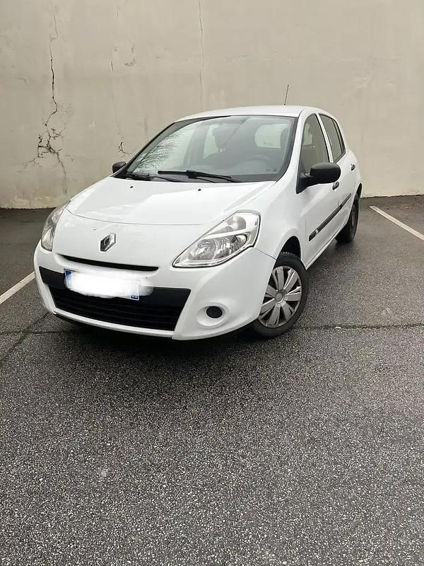 Occasion 2011 Renault Clio III Authentique Berline | 2 600 € (Prix juste) - Image 1/4