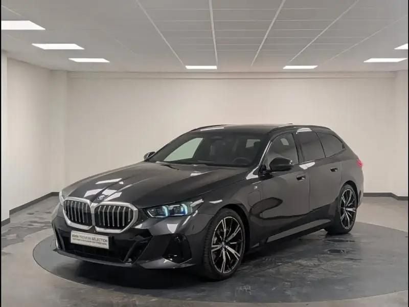Gris Utilisé 2025 BMW 530 M Sport Break | 84 800 € - Image 1/4