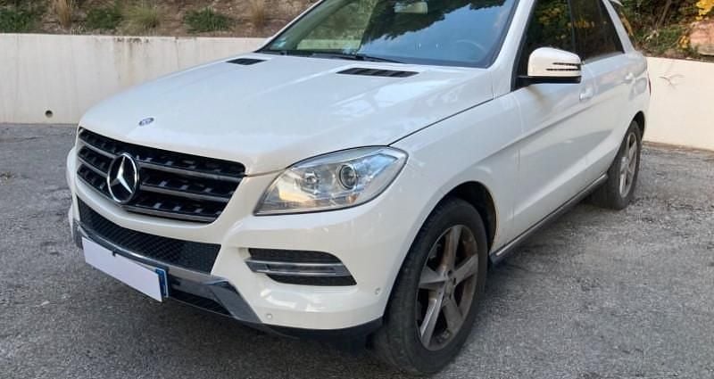 Blanc Utilisé 2015 Mercedes ML250 SUV | 24 990 € - Image 1/4