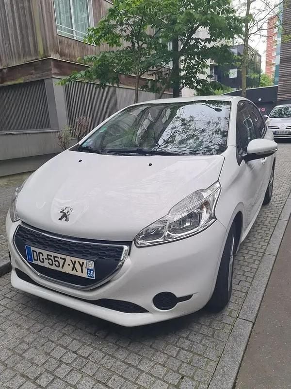 Occasion 2014 Peugeot 208 Allure Citadine | 5 000 € (Super prix) - Image 1/4