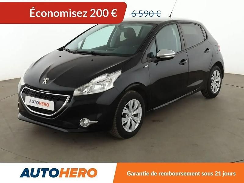 Noir Utilisé 2014 Peugeot 208 Style Citadine | 6 390 € (Prix juste) - Image 1/2