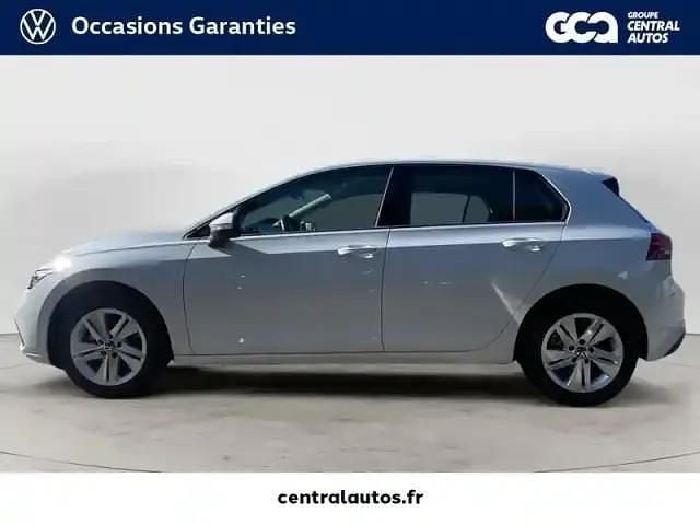 Occasion VW Golf VIII 110 ch (80 kW) 2024 Blanc pur uni Berline