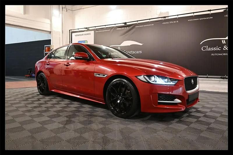Rouge Utilisé 2017 Jaguar XE R-Sport Berline | 13 950 € - Image 1/4