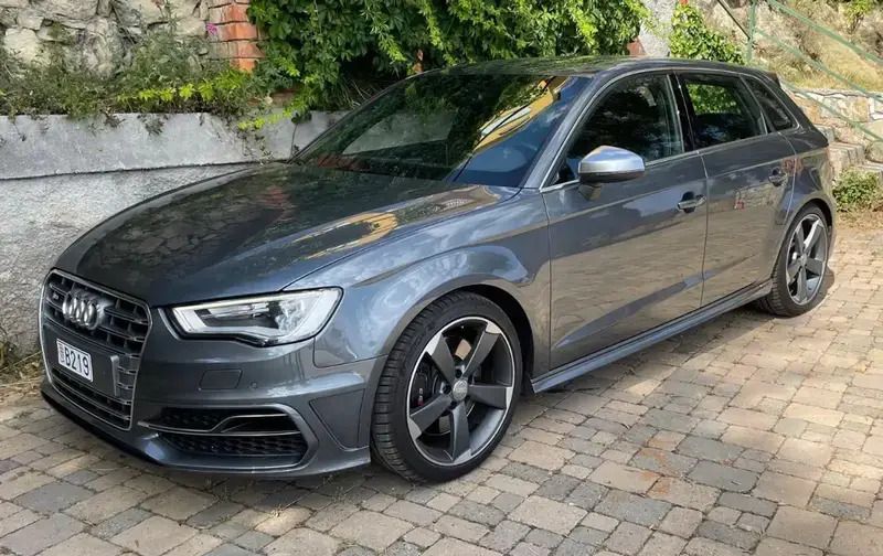 Gris Utilisé 2013 Audi S3 Sport Berline | 27 990 € (Prix assez cher) - Image 1/4