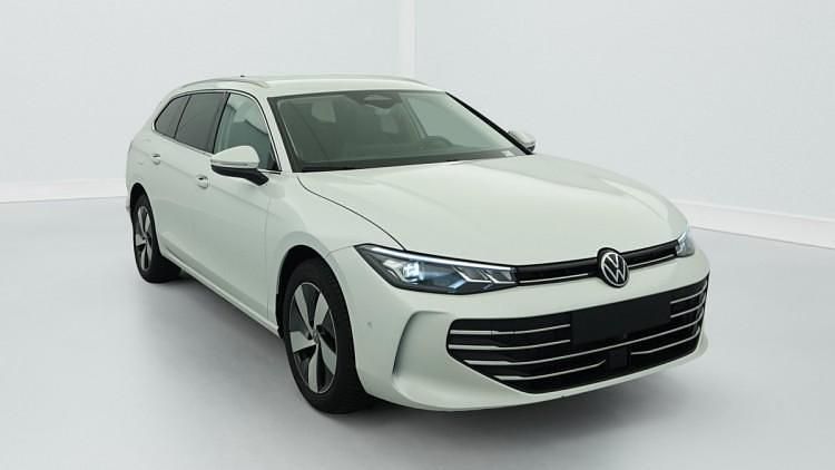 Utilisé 2024 VW Passat Life Break | 34 690 € (Prix juste) - Image 1/1