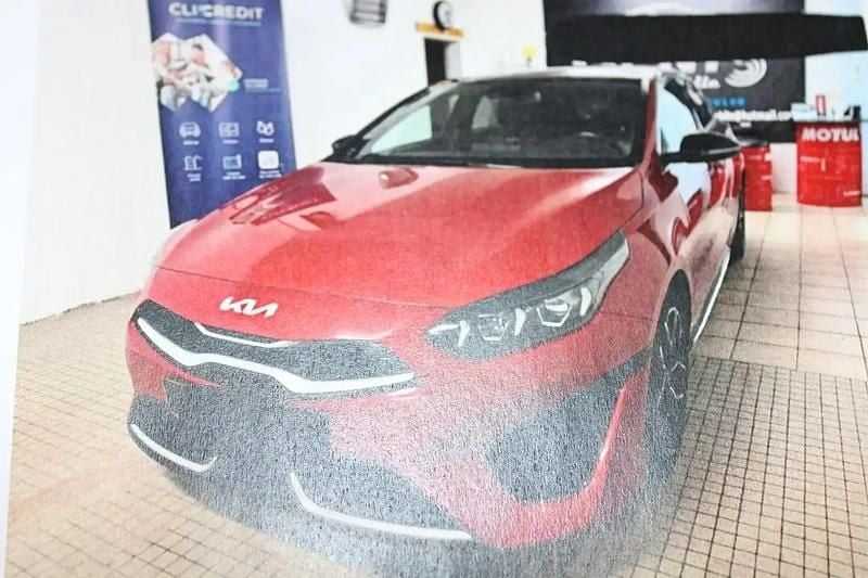Rouge Utilisé 2022 Kia ProCeed GT-Line Citadine | 23 900 € (Prix juste) - Image 1/4