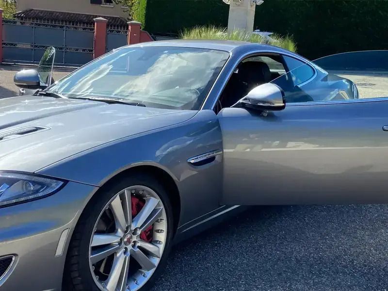 Gris Utilisé 2011 Jaguar XKR Coupé | 49 900 € (Bon prix) - Image 1/4