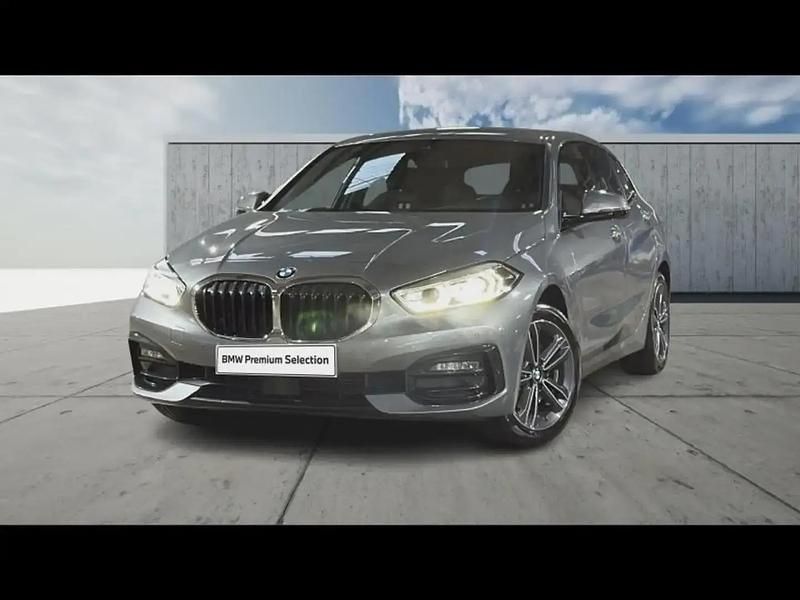 Gris Utilisé 2023 BMW 118 Sport Line Citadine | 29 900 € (Prix assez cher) - Image 1/4