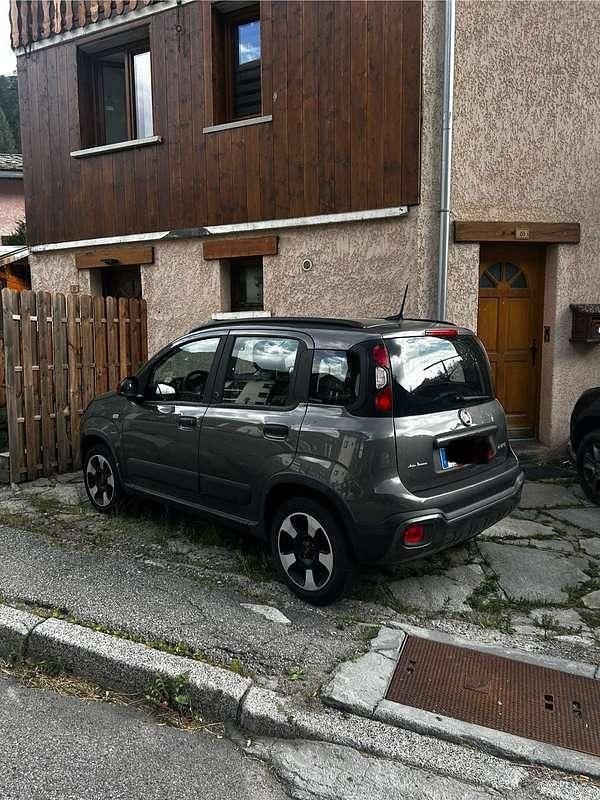 Image 3/4